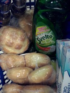 Een mandje vol producten voor slechts een handje vol mensen...