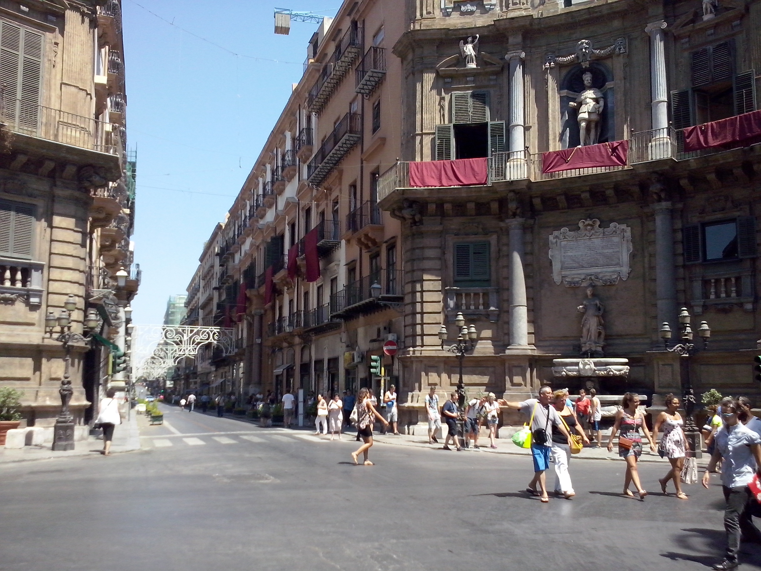 I Quattro Canti, het kruispunt dat Palermo in vieren deelt.