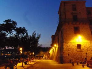 Nicotera in de avondschemering.