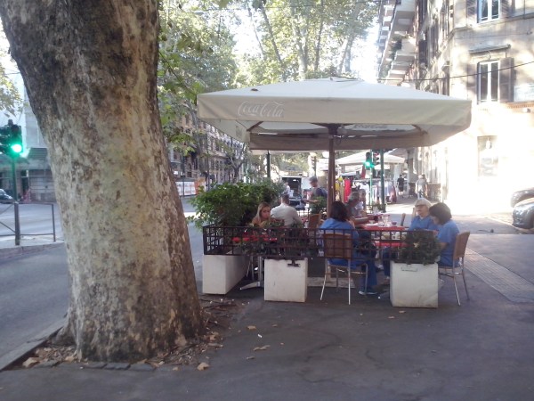 Even bijkomen in Viale Trastevere