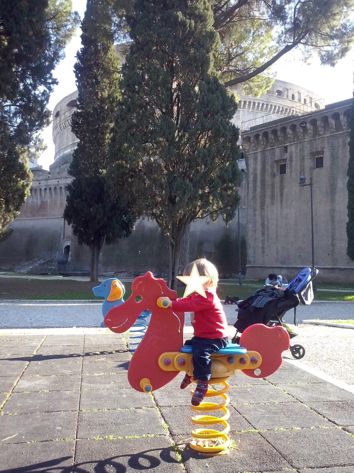 Paardje rijden onderaan de Engelenburcht